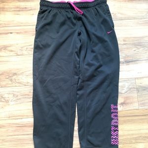 Nike women’s therma pants